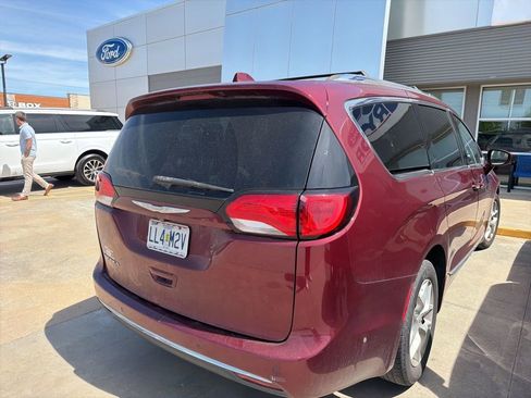 Used 2017 Chrysler Pacifica Touring-L Plus w/ Advanced Safetytec Group image 5