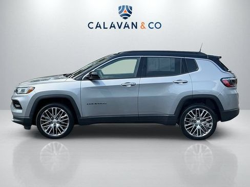 Used 2023 Jeep Compass Limited w/ Elite Group AWD/4WD image 4