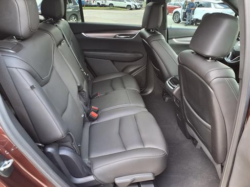 Used 2023 Cadillac XT6 Luxury FWD image 13