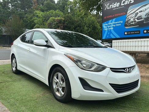 Used 2014 Hyundai Elantra SE FWD image 1