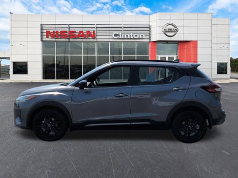 Used 2023 Nissan Kicks SR w/ SR Premium Package FWD image 6