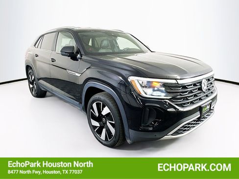 Used 2025 Volkswagen Atlas Cross Sport SE AWD/4WD image 1