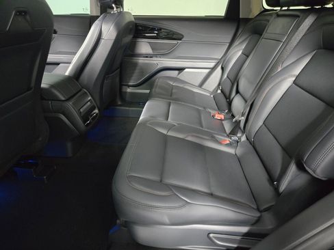 New 2026 Lincoln Nautilus Premier AWD/4WD image 13