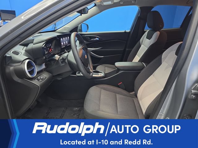 Used 2024 Chevrolet Trax LS w/ LS Convenience Package FWD image 9