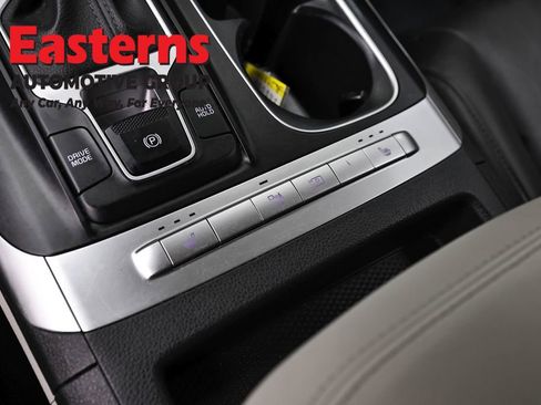 Used 2022 Kia Carnival LX image 21