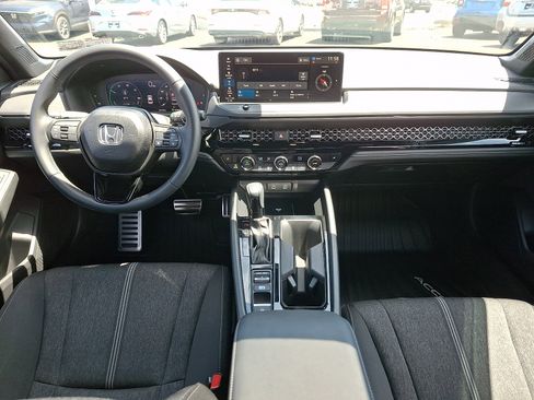 Used 2025 Honda Accord Sport image 11