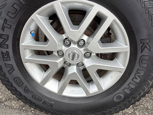 Used 2016 Nissan Frontier SV image 10