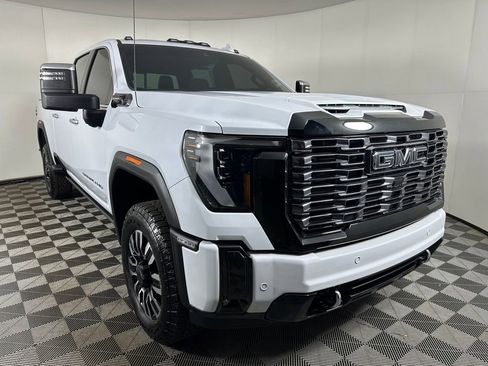 Used 2026 GMC Sierra 2500 Denali Ultimate w/ Max Trailering Package AWD/4WD image 7
