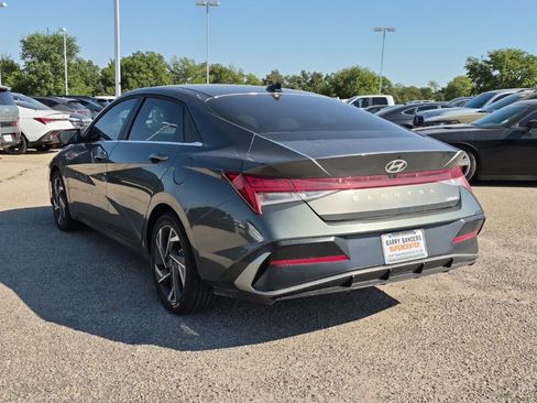 Used 2025 Hyundai Elantra Limited w/ Cargo Package FWD image 5