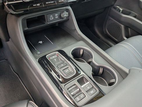 Used 2025 Honda Pilot Elite image 15