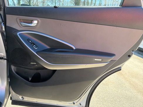 Used 2016 Hyundai Santa Fe SE w/ Option Group 03 image 28