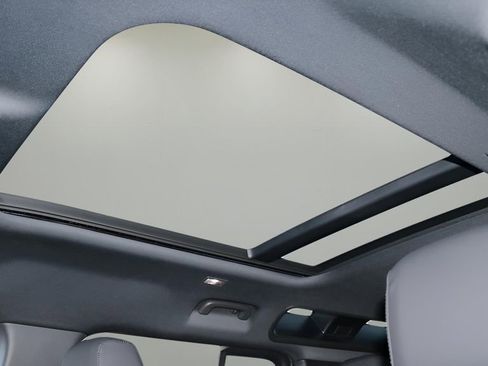 New 2026 Land Rover Defender 110 X-Dynamic SE image 23