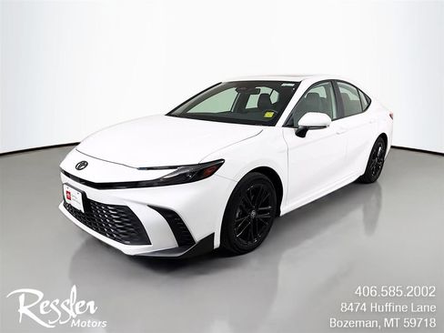 Used 2025 Toyota Camry SE w/ Convenience Package AWD/4WD image 1