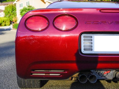 Used 2003 Chevrolet Corvette 50th Anniversary Edition w/ Preferred Equipment Group image 95