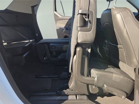 Used 2021 Chevrolet Traverse Premier image 24