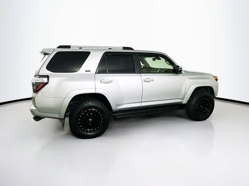 Used 2020 Toyota 4Runner SR5 Premium w/ Moonroof Package RWD image 10