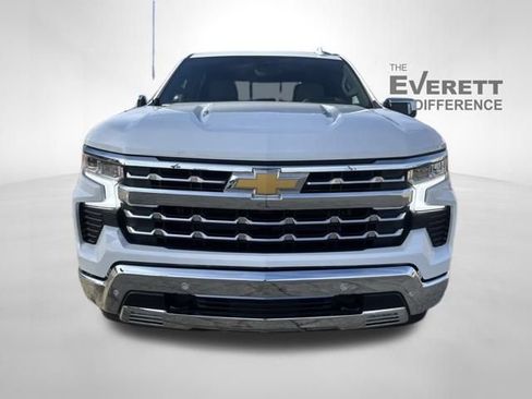 Used 2025 Chevrolet Silverado 1500 LTZ image 2
