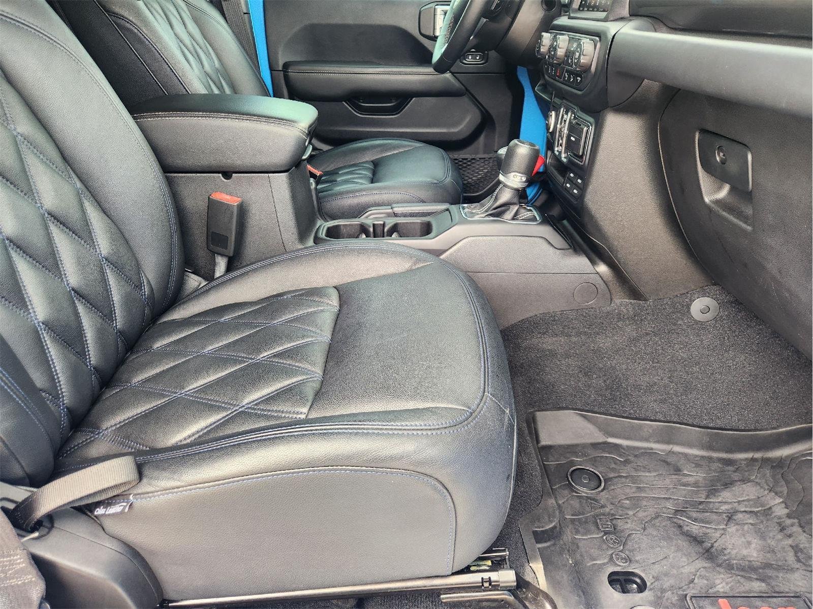 Used 2019 Jeep Wrangler Unlimited Sahara AWD/4WD image 14