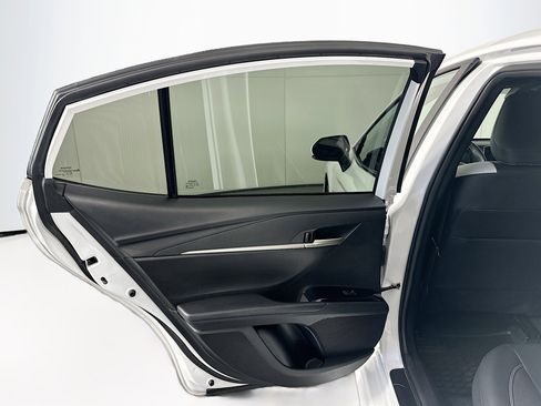Used 2025 Toyota Camry SE image 25