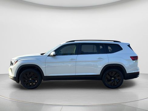 New 2026 Volkswagen Atlas SE image 2