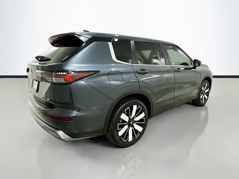 Used 2025 Mitsubishi Outlander SE image 7
