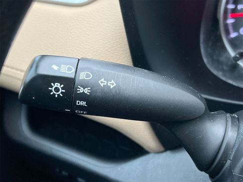 Used 2022 Toyota RAV4 LE image 27