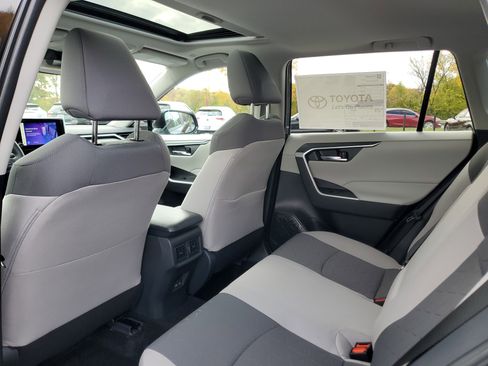 Used 2025 Toyota RAV4 XLE image 14