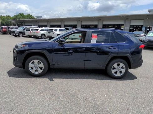 Used 2021 Toyota RAV4 XLE FWD image 7