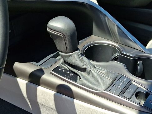 Certified 2022 Toyota Camry SE AWD/4WD image 18