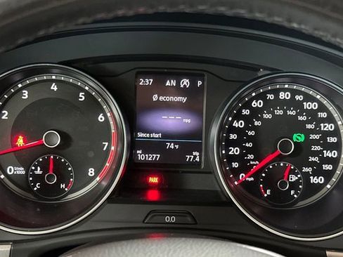Used 2018 Volkswagen Atlas SEL AWD/4WD image 31