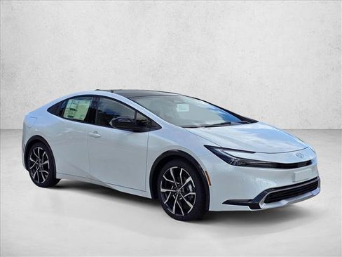 New 2026 Toyota Prius Plug-In Hybrid FWD image 6