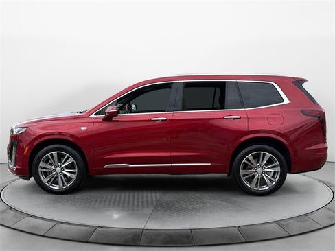 Used 2025 Cadillac XT6 Premium Luxury image 4