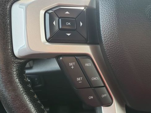 Used 2016 Ford F150 Lariat w/ Equipment Group 502A Luxury AWD/4WD image 18