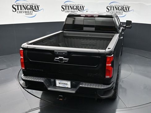 Used 2024 Chevrolet Silverado 2500 High Country w/ High Country Premium Package AWD/4WD image 14