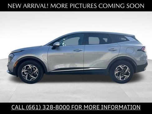 Used 2024 Kia Sportage LX image 2
