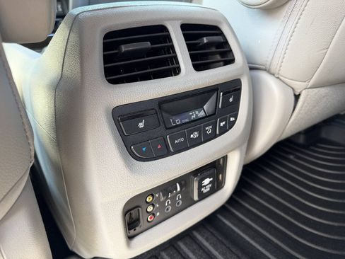 Used 2018 Honda Pilot Elite image 18