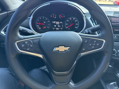 Used 2020 Chevrolet Malibu LT image 23