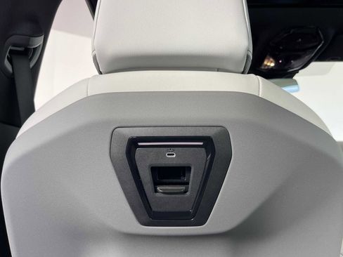 New 2026 BMW i5 eDrive40 image 31