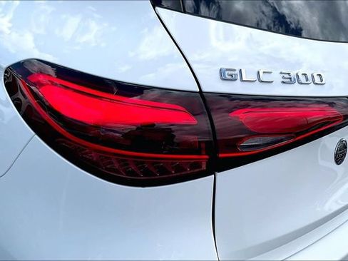 Used 2026 Mercedes-Benz GLC 300 4MATIC image 25