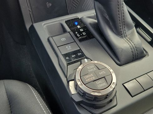 Used 2024 Toyota Tacoma TRD Off-Road w/ TRD Off Road Upgrade Package image 32