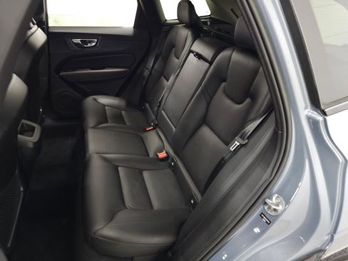 Certified 2023 Volvo XC60 B5 Plus w/ Climate Package AWD/4WD image 36