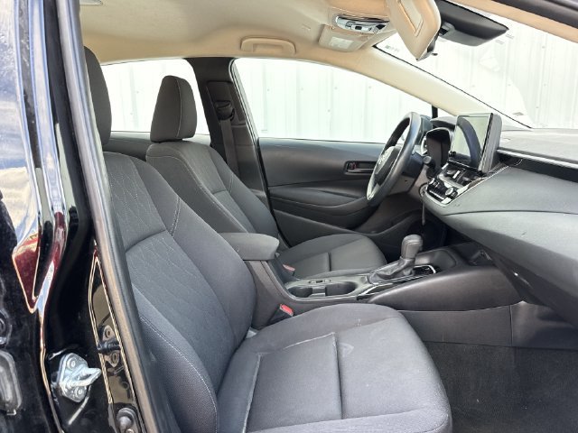 Used 2025 Toyota Corolla LE FWD image 29