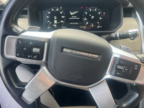 Used 2022 Land Rover Discovery S AWD/4WD image 10