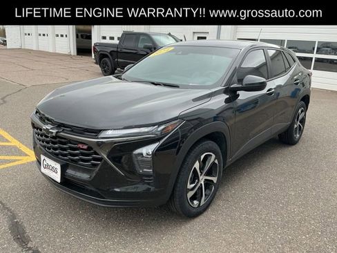 Used 2024 Chevrolet Trax RS w/ Driver Confidence Package FWD image 4