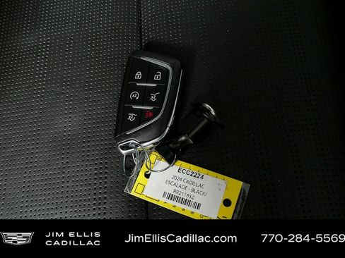 Used 2024 Cadillac Escalade ESV Premium Luxury image 28