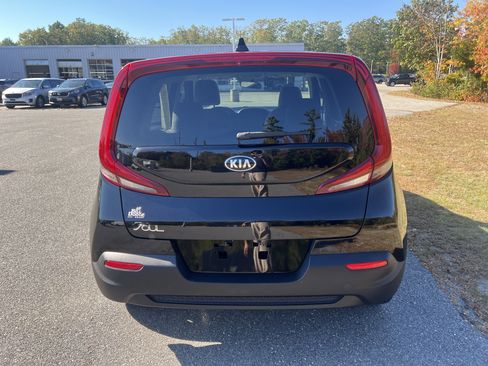Used 2020 Kia Soul LX image 11