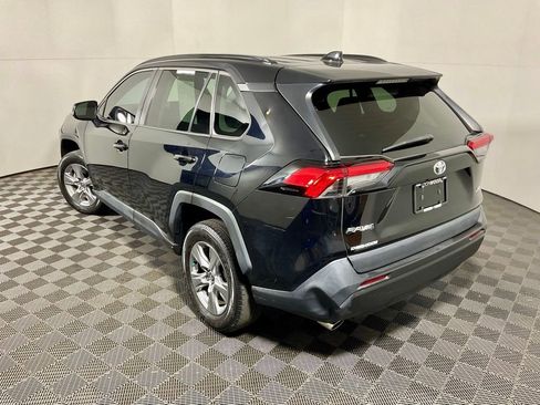 Used 2022 Toyota RAV4 XLE w/ Convenience Package image 10