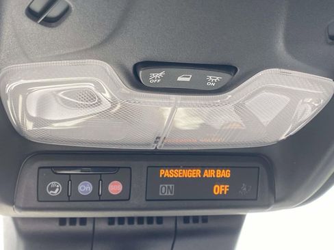 Used 2023 Chevrolet Colorado LT w/ LT Convenience Package III image 27