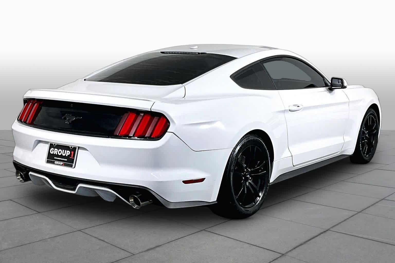 Used 2015 Ford Mustang Premium RWD image 11
