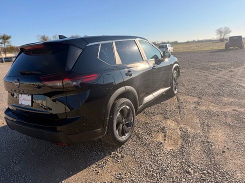 Certified 2025 Nissan Rogue SV image 5